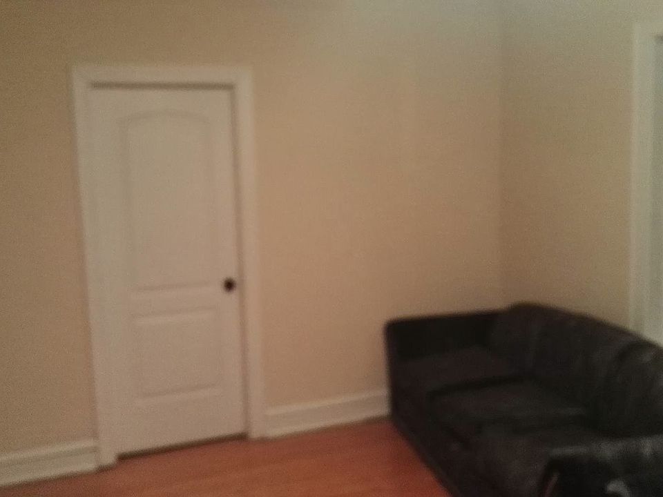 2nd image of 5429 W Montrose Ave