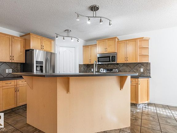 5th image of 4717 60th St