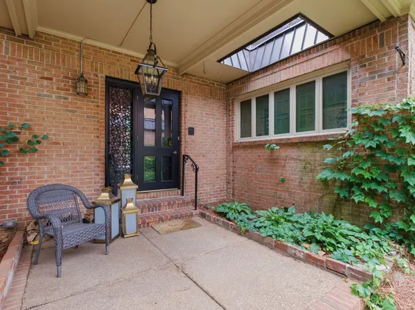 690 Timber Ln, Nashville, TN 37215