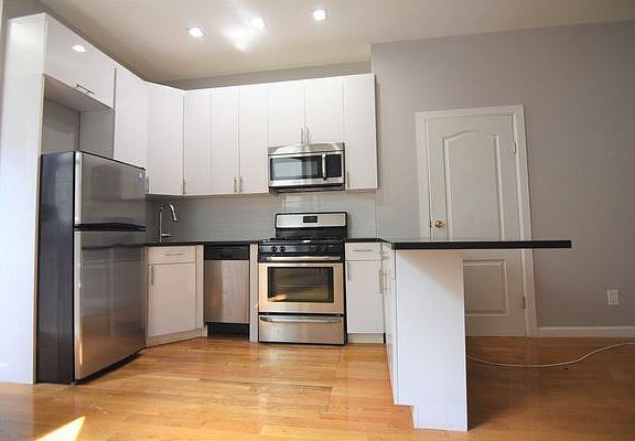 2nd image of 164 W 141st St APT 5C