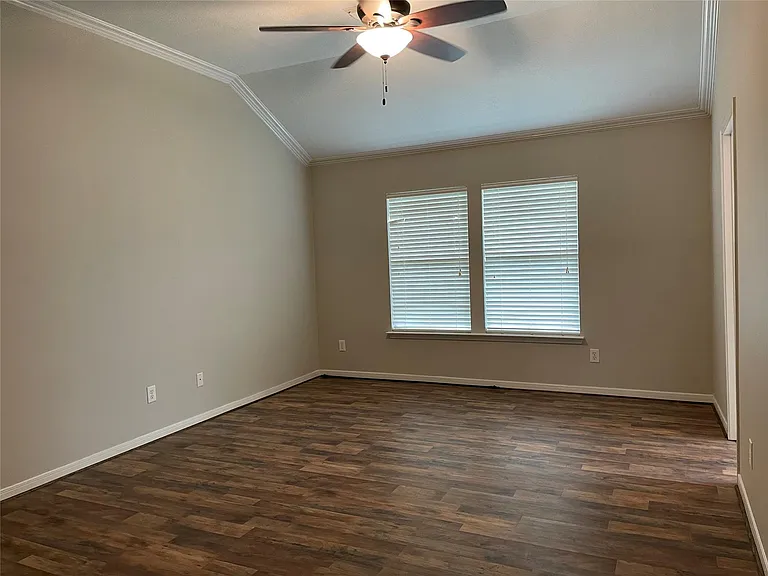 25011 Emporia Point Ct — Photo 14