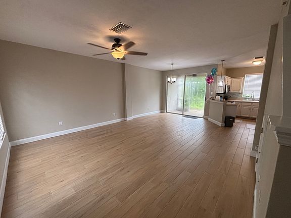 3rd image of 12203 Country White Cir