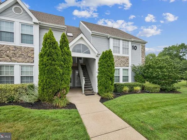 240 Loring Ct, Sewell, NJ 08080