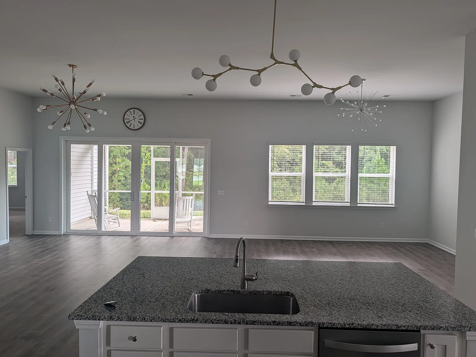 4 bed, 3116 sqft, $4,000 — Photo 2