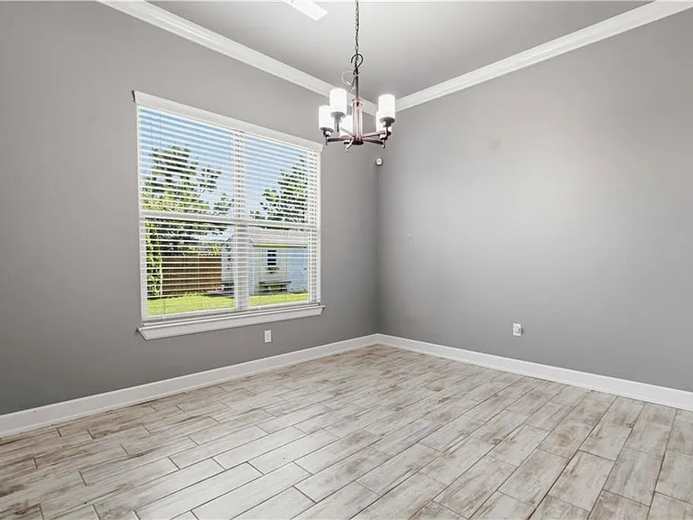 1340 Sweetbriar Cir — Photo 9