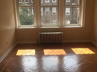 129 E 52nd St #1, Brooklyn, NY 11203