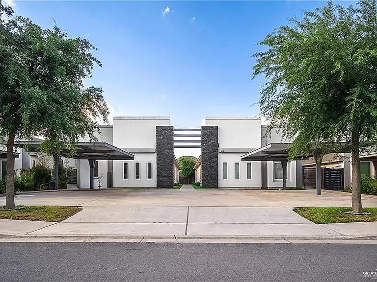 809 E La Cantera Ave #4 — Photo 1