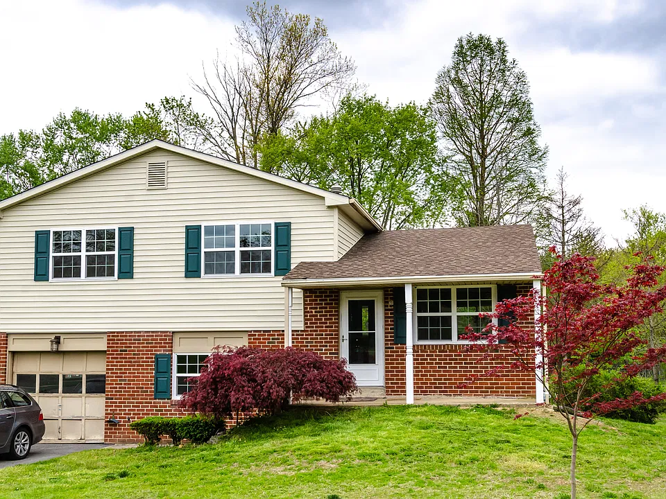531 Hemingway Dr