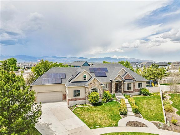 5th image of 316 Azure Cir