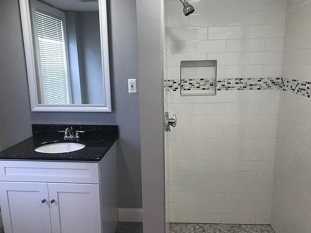 2nd image of 822 Main St