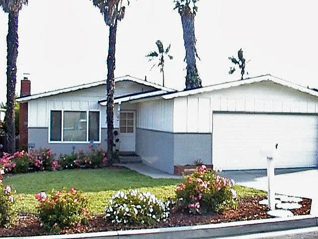 931 Visalia St — Photo 1