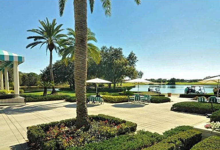 New Outdoor dining at the Club