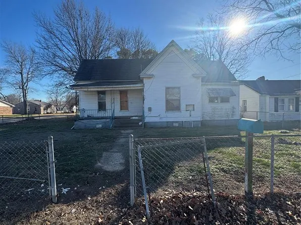 207 E 7th St, Kennett, MO 63857