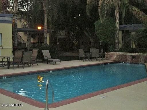 5th image of 740 W Elm St Unit 226