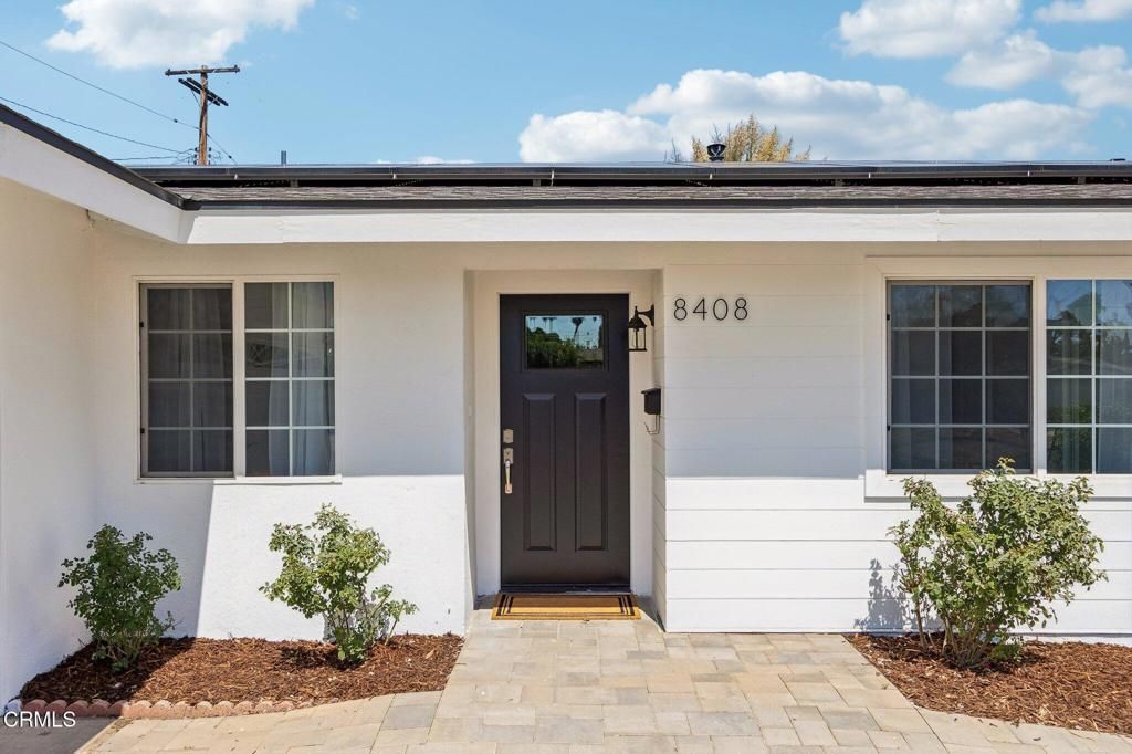 8408 Cozycroft Ave, Winnetka, CA - View 4
