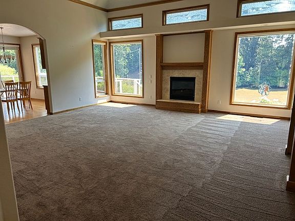 3rd image of 518 NW East Thorton Lake Dr