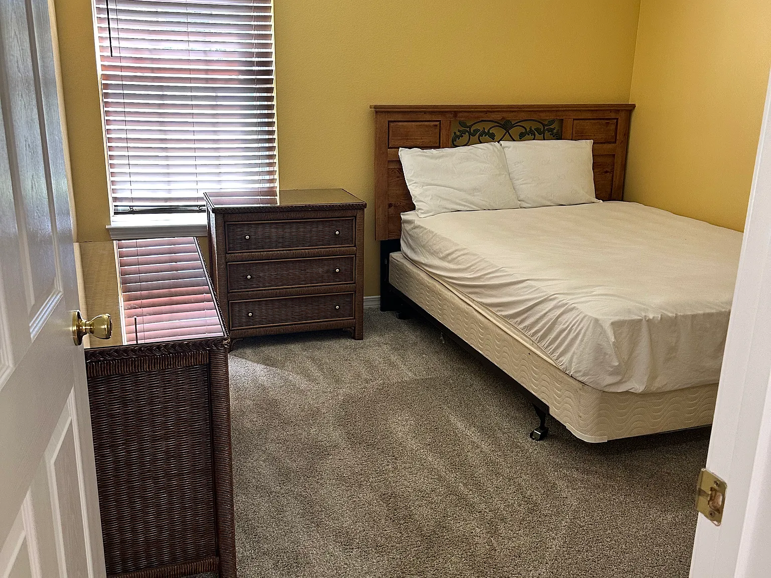 2 bed, 1212 sqft, $2,200 — Photo 3