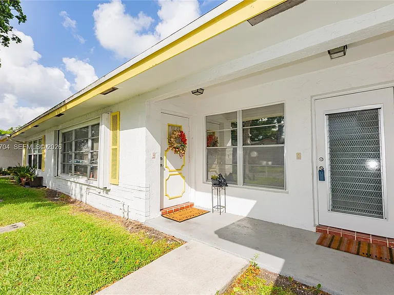 1055 NW 83rd Ave #C47 — Photo 8