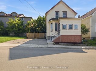 17 Douglas St, Woodstock, ON N4S2Y1