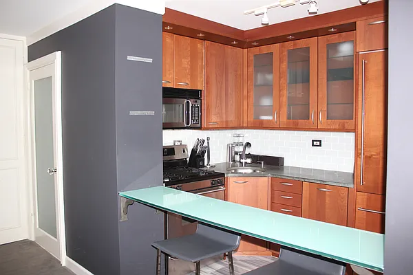 Rented by Warburg | media 20