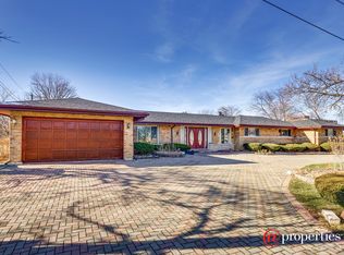4401 W Estes Ave, Lincolnwood, IL 60712
