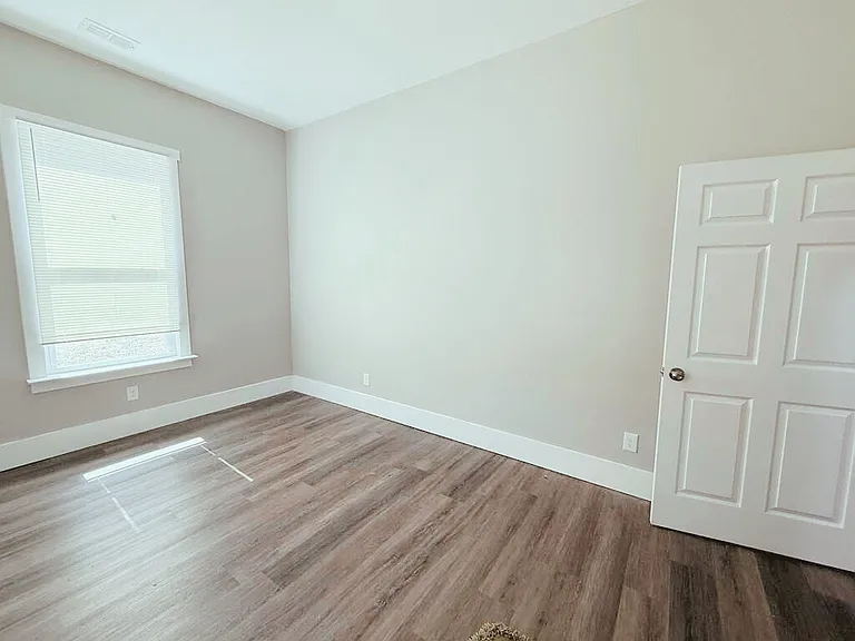 555 Paines Ave NW #3 — Photo 10