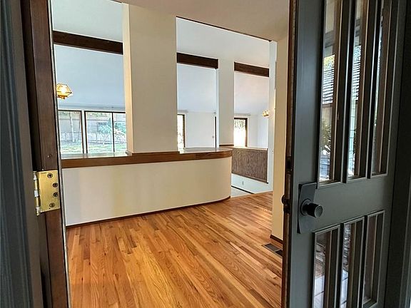 3rd image of 13950 NE 34th Pl