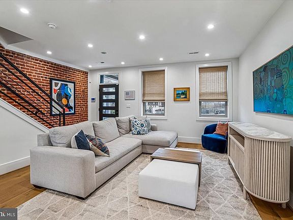 3rd image of 522 Taylor St NW