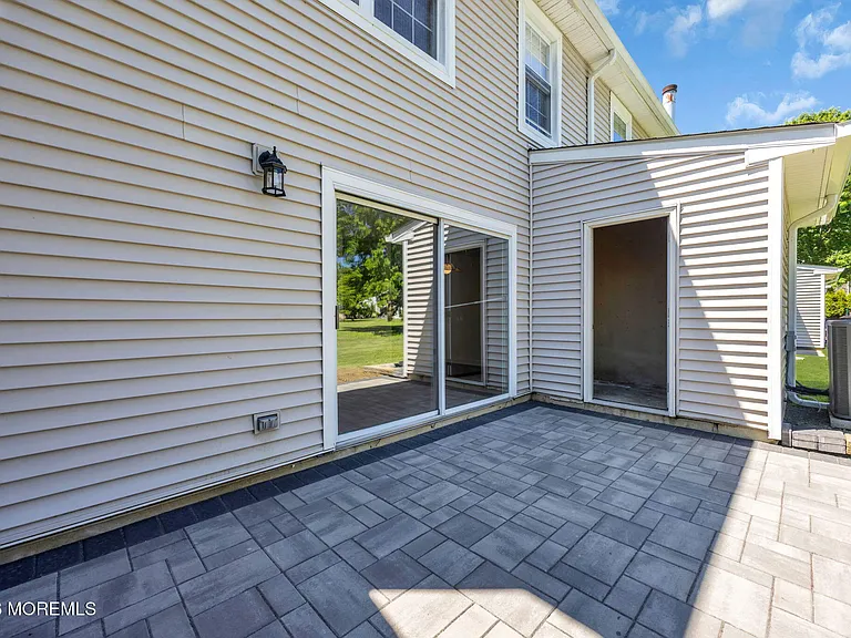 86 Holly Dr — Photo 22