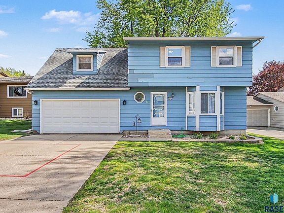 2nd image of 4409 E Lexington Cir