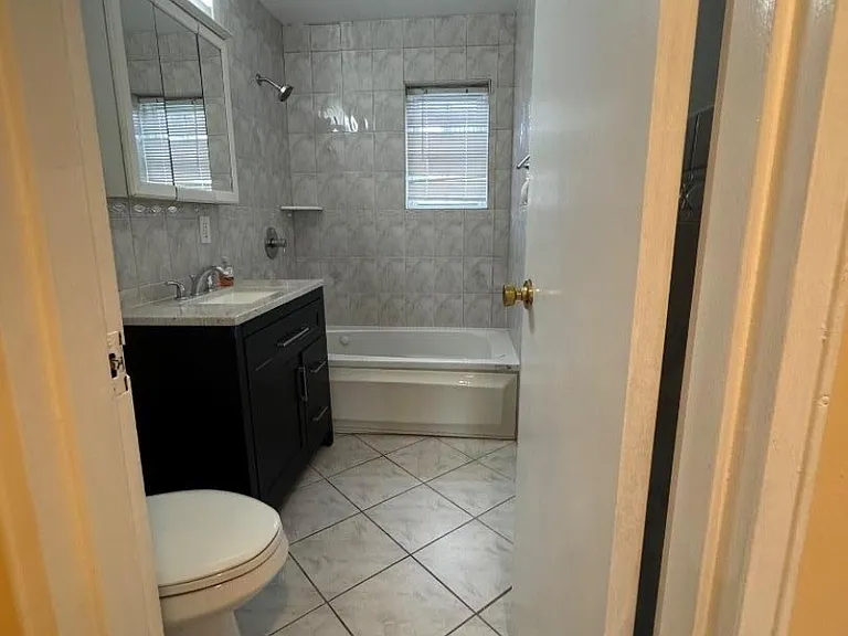 1001 Unicorn Way #D1 — Photo 5