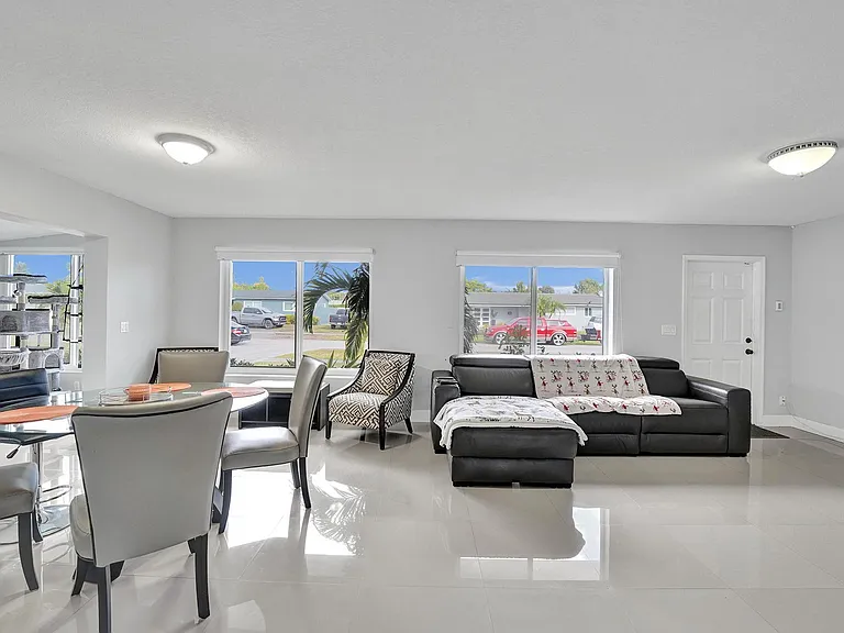 3322 McKinley St — Photo 10