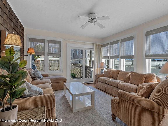 3rd image of 521 East Ave