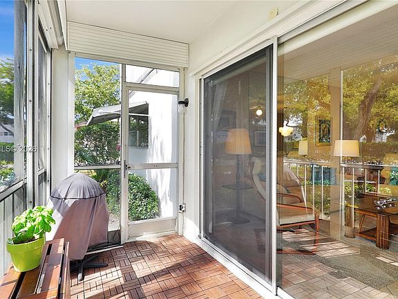 5th image of 1101 Hillcrest Ct APT 103