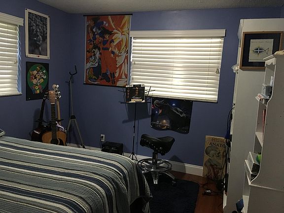 2nd bedroom