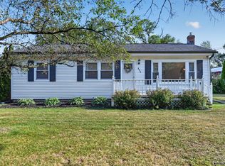 834 E Baird St, Holly, MI 48442