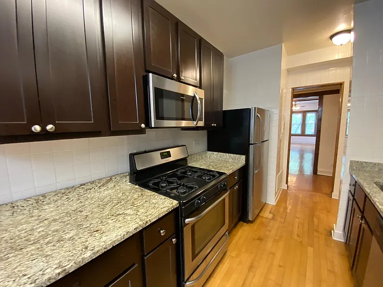 1535 West Addison — Photo 48