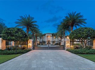 8975 SW 63rd Ct, Pinecrest, FL 33156