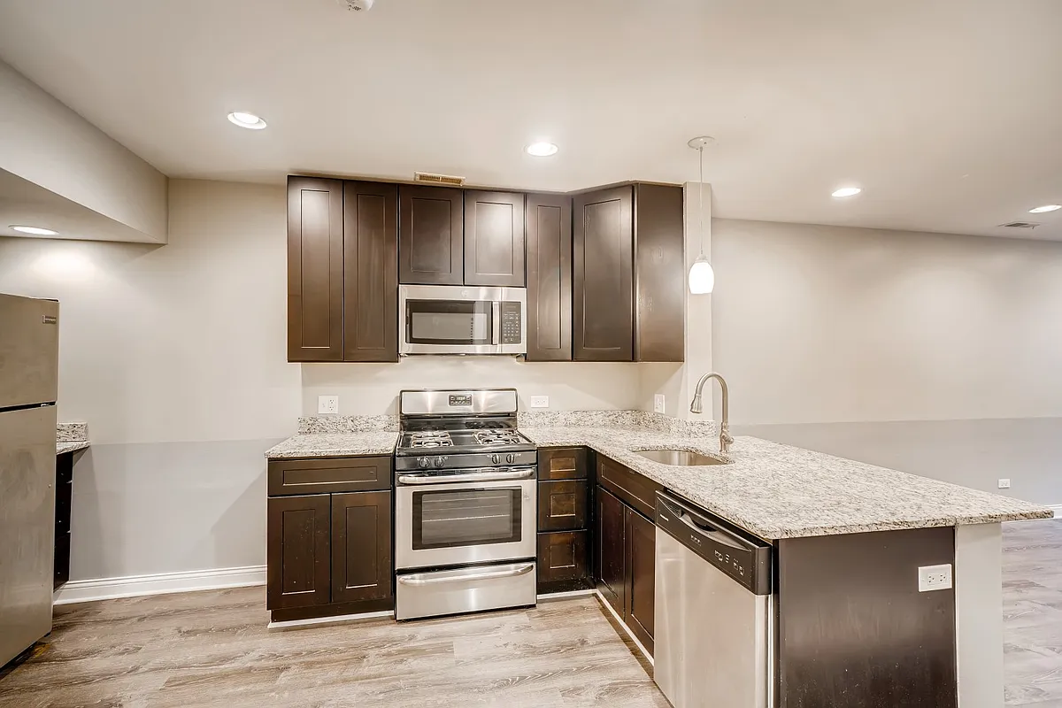 Building Photo - 2312 S Seeley Ave #G