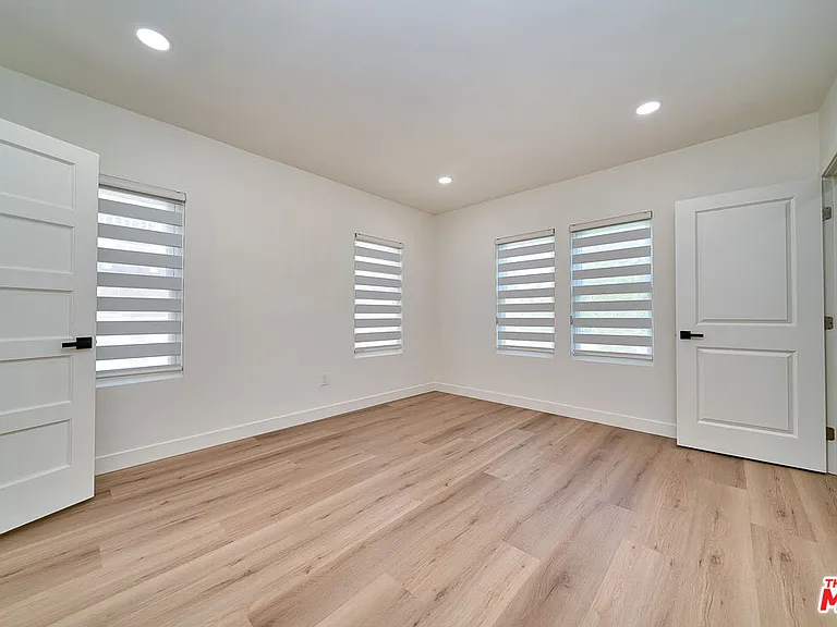 347 S Highland Ave — Photo 18