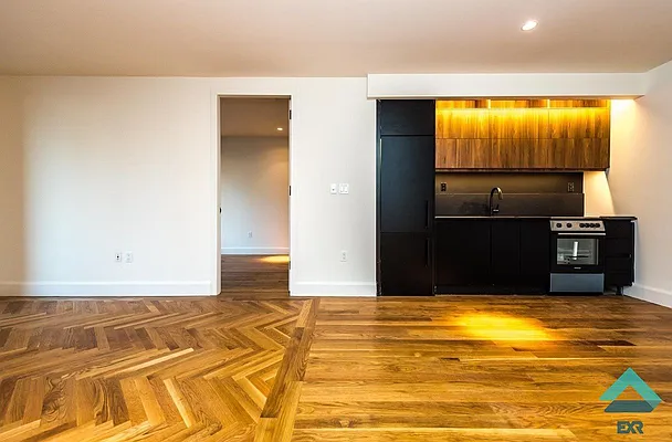 Rented by EXR | media 154