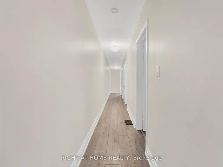 1698A Eglinton Ave W — Photo 20