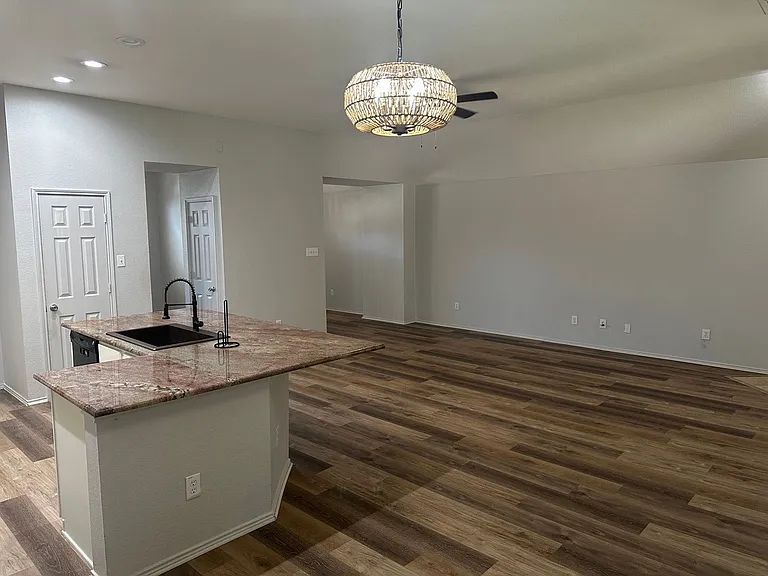 5212 Blackwood Dr — Photo 7