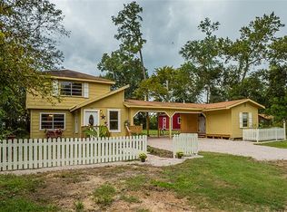 10 Pine Hollow Dr, Huntsville, TX 77340