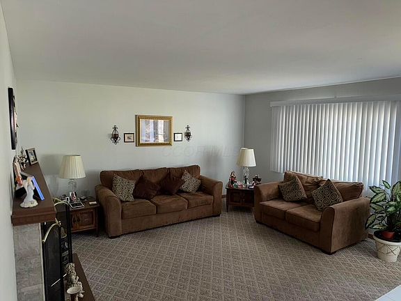 3rd image of 5506 Sandalwood Blvd