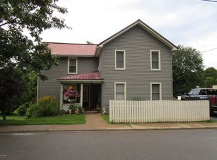 21 Railroad St, Troy, PA 16947