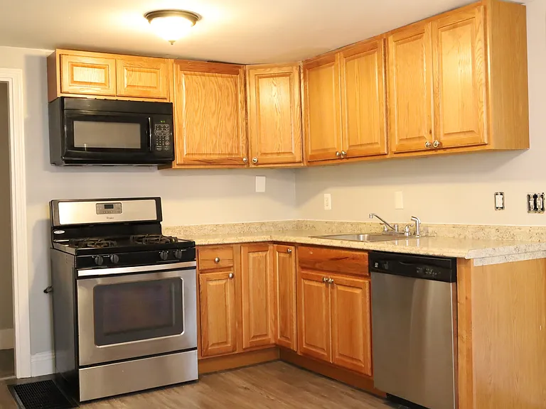 44-46 Smith St #46.5 — Photo 16