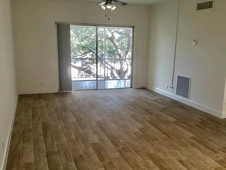 632 NW 13th St #210 — Photo 2
