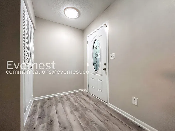 4 bed, 3.5 bath, 2100 sqft, $3,000 — Photo 4