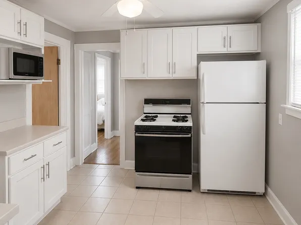 6213 W Newport Ave #2, Chicago, IL 60634